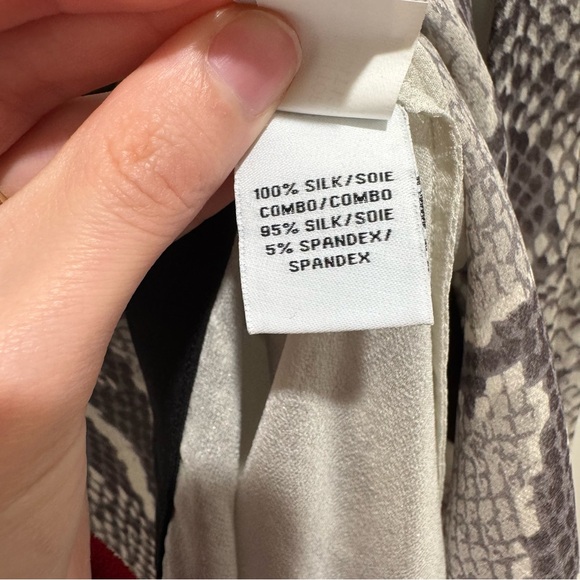 Diane von Furstenberg Lane Silk Chiffon Snake Print Blouse‎ – Size 2 - Picture 8 of 14